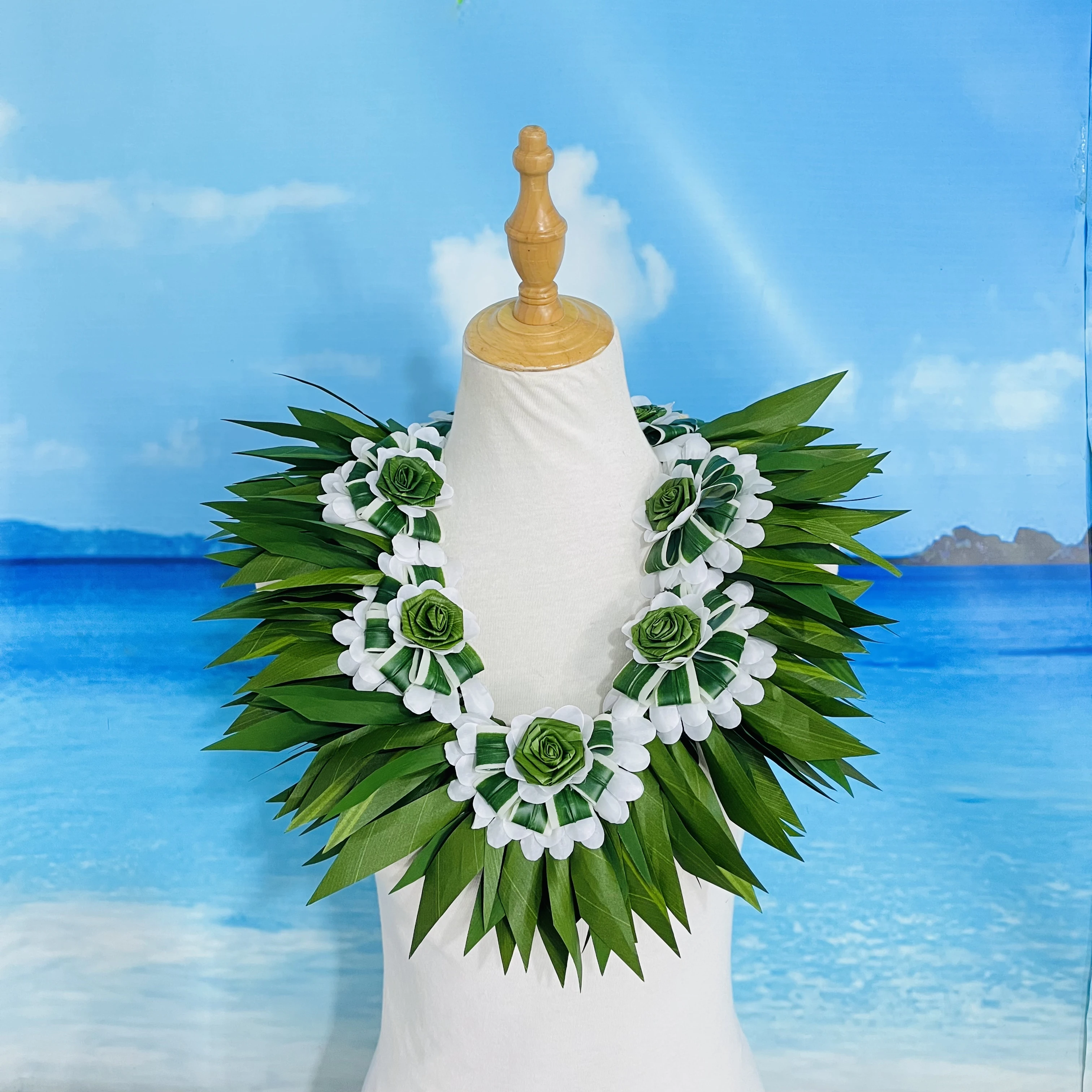 

New Style Artificial Ti Leaves Green Rose Tongan Lei Hawaii Graduation Season Celebration Necklace Christmas Short Lei
