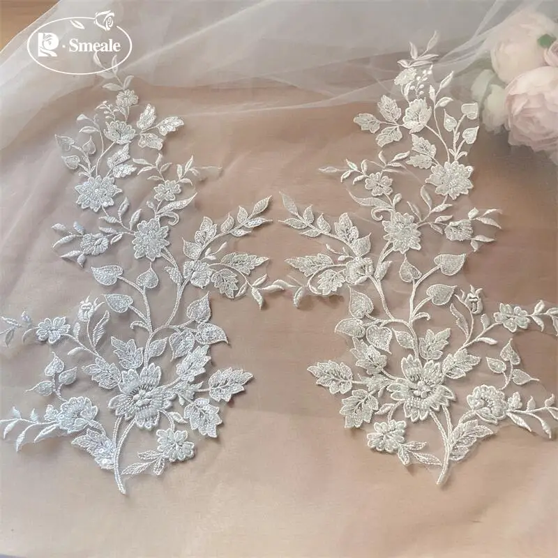 10 Stück und 2 Stück. Weiße Perlen-Spitzenblumen mit Spiegelblüten. Blumenblätter-Stickerei für Hochzeitskleider und Kopfschmuck. DIY-Nähzubehör-Patch. – Detail 7