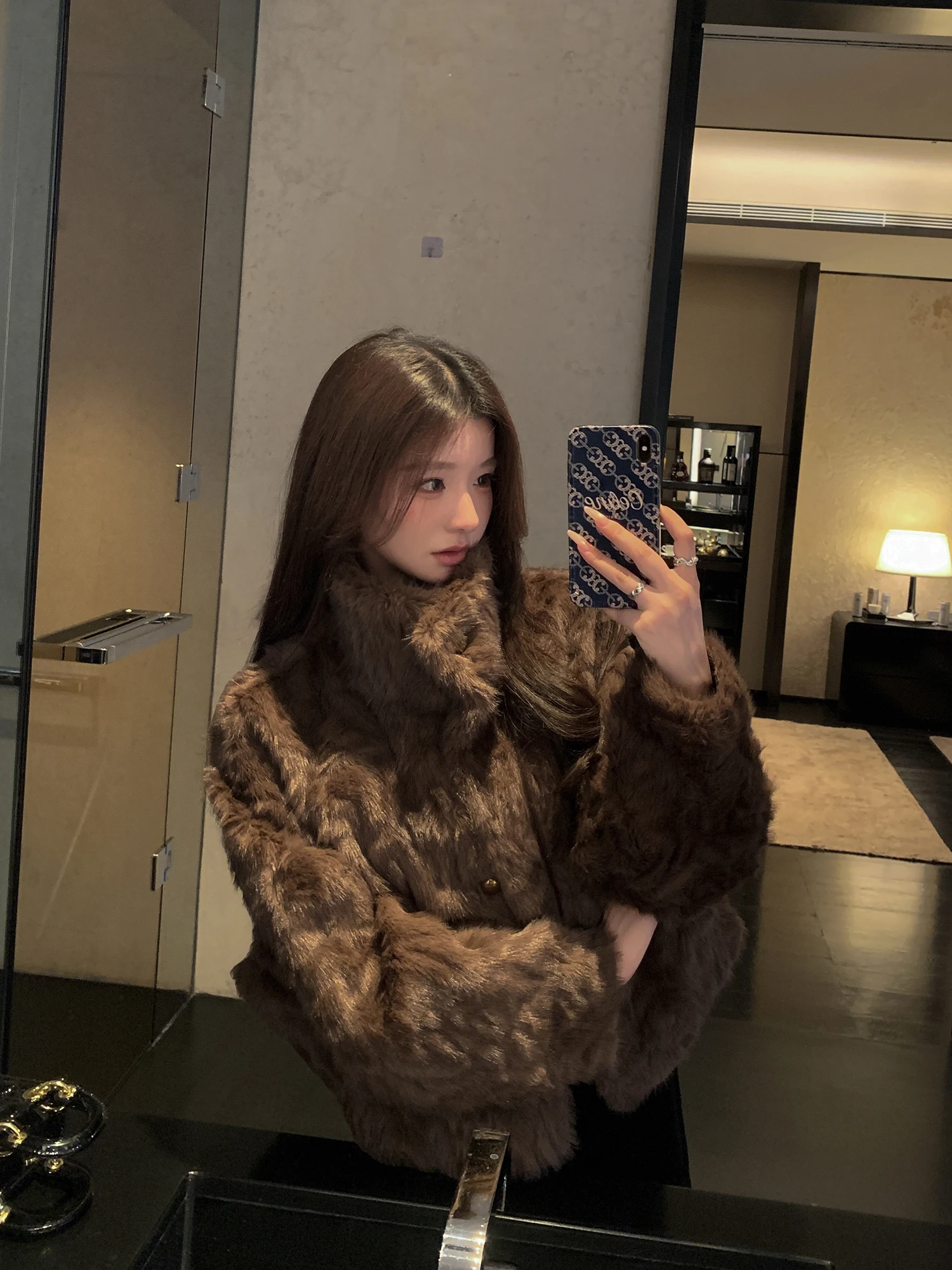

LM Soft Sapphire Eco-friendly ort Lamb Fur Jaet Women's Winter Faion Faux eepskin Coat Korean Sle Stand Collar