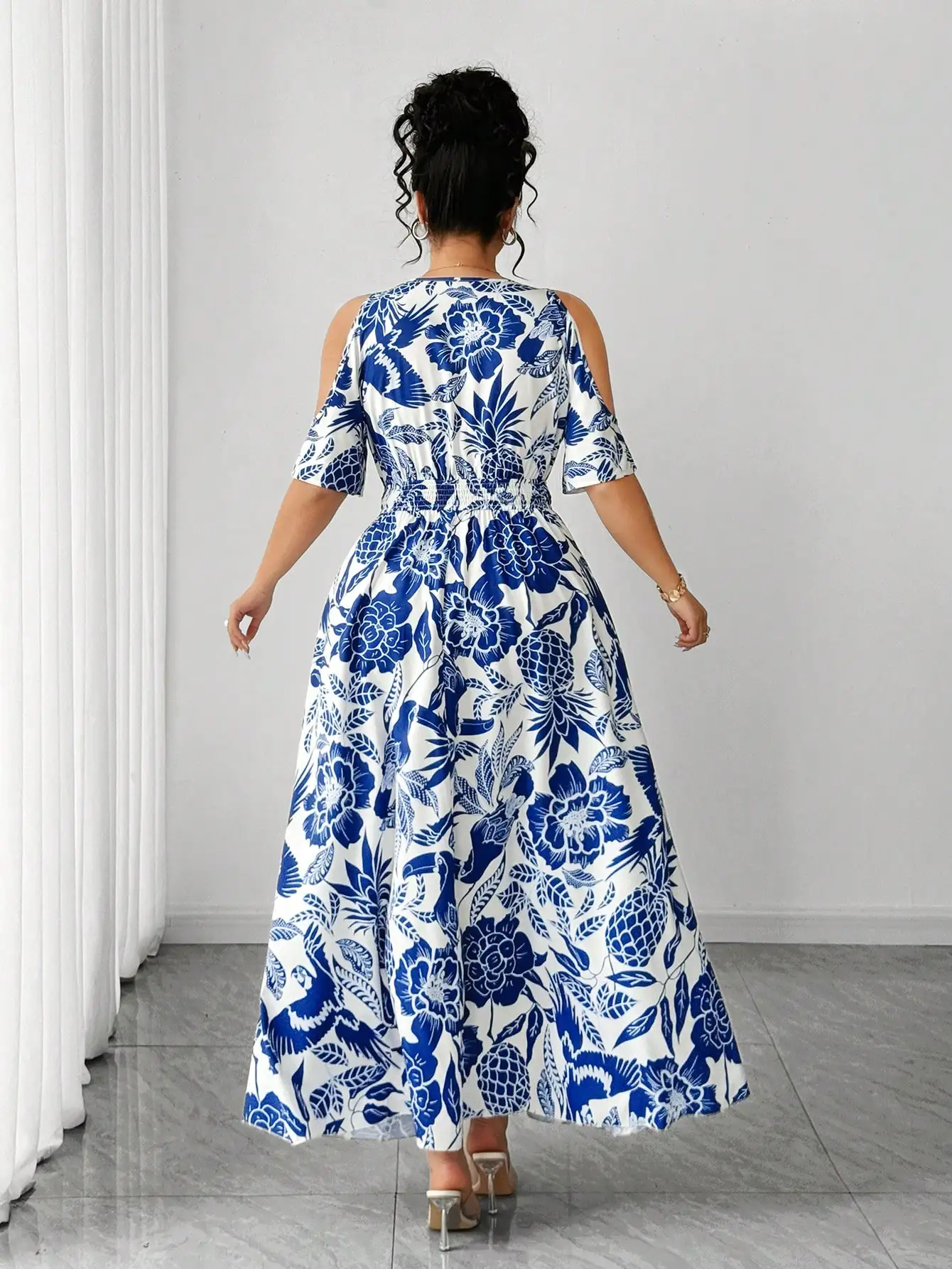 

Plus Size Women Floral Print Maxi Dress With Cut Out Sleeves And Waist Gathering