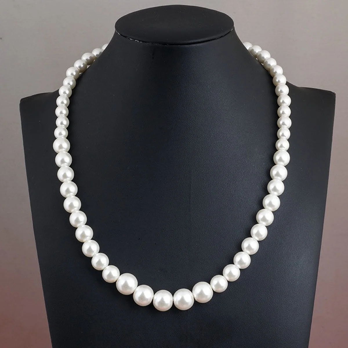 2022 Trend Elegant Jewelry Wedding Big Pearl Necklace For Women Fashion White Imitation Pearl Choker Necklace