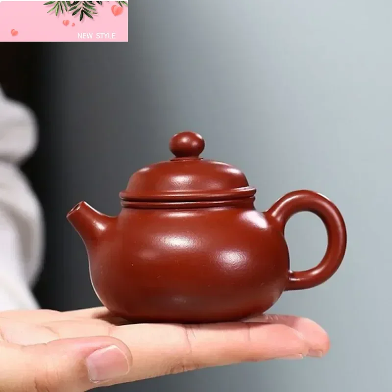 

90 мл подлинные фиолетовые глиняные чайники Исин, маленькая емкость, знаменитый чайник ручной работы, чайник для красоты, китайский чайный сервиз Zisha, подарки