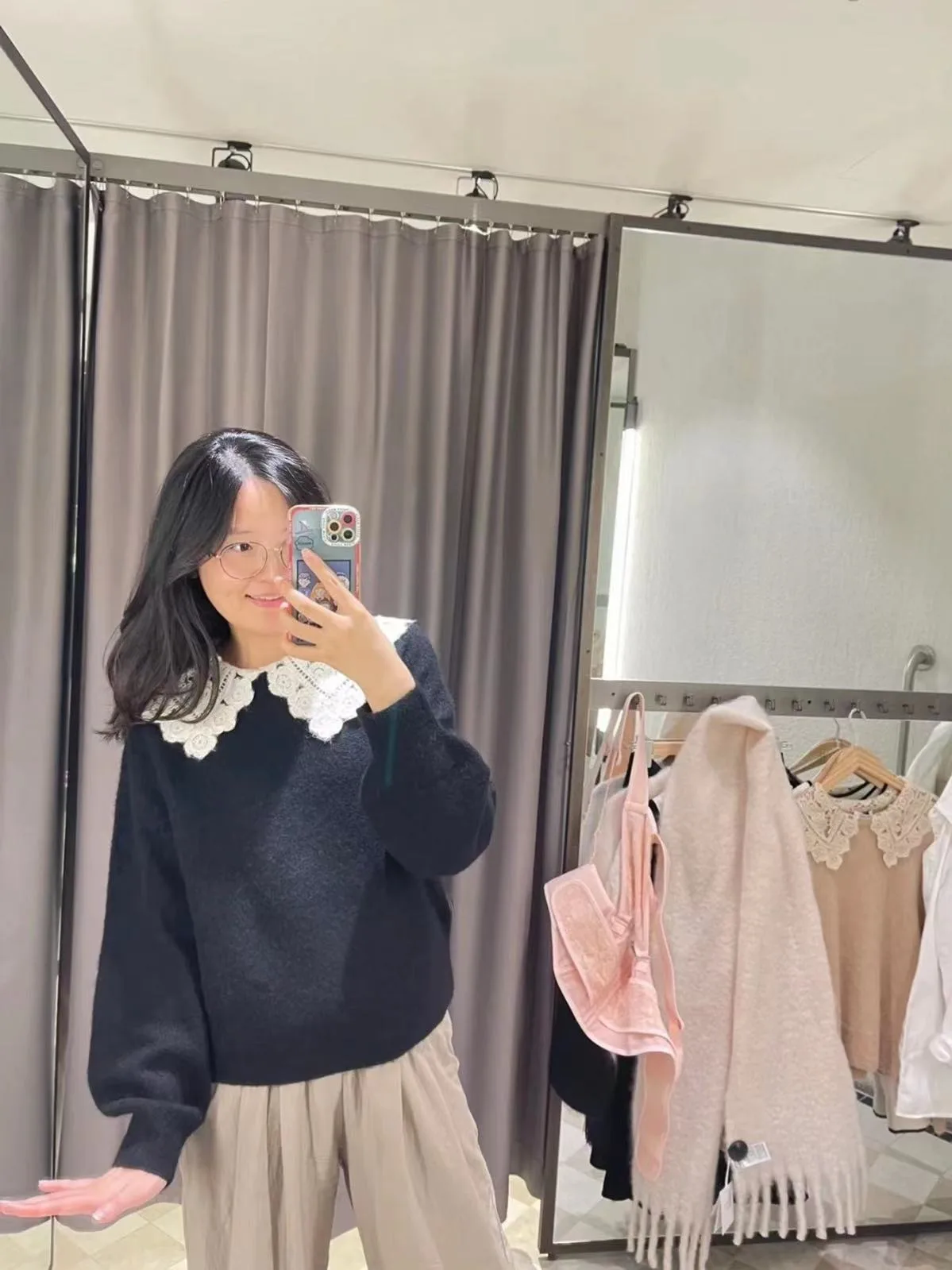 

Новый осенне-зимний женский вязаный свитер с кружевным воротником, роскошный, с эффектом объемной вязки, длинный рукав, круглый вырез горловины.