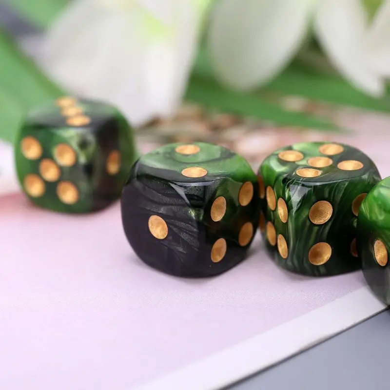 

652D 10 Pcs 16mm Resin Dice D6 Black Green Gold Points Round Edges KTV Bar Nightclub