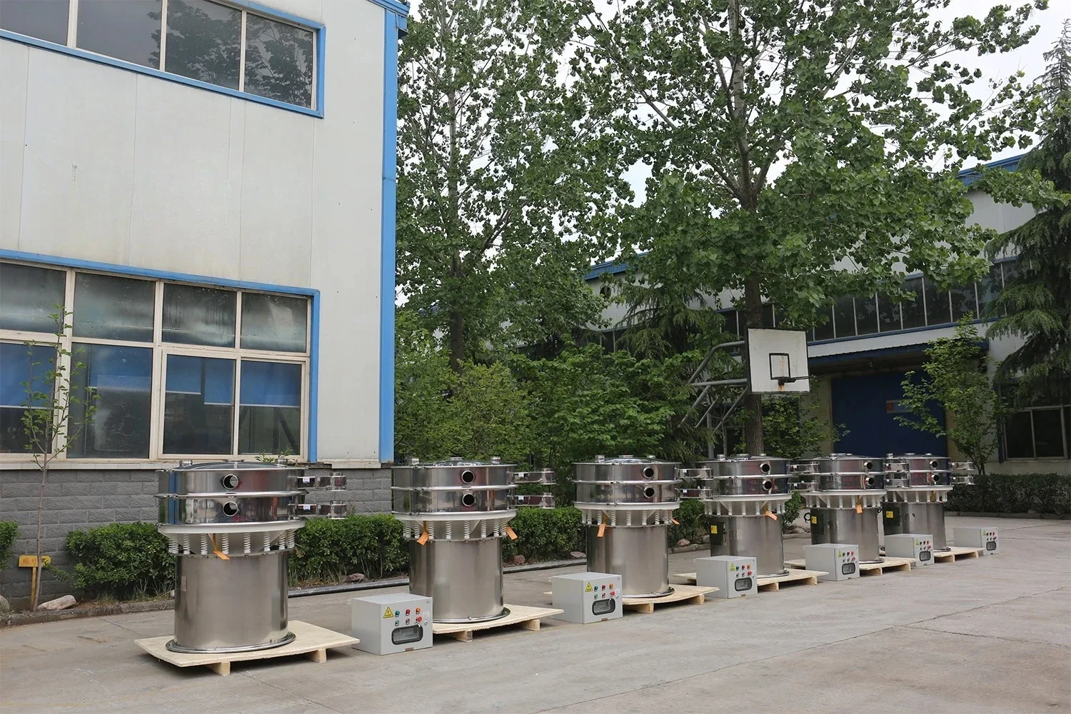 ماكينة الغربلة الكهربائية الصناعية هزاز شاشة بالموجات فوق الصوتية لختم الدقيق قلب فولاذي دائري للصناعات الكيميائية