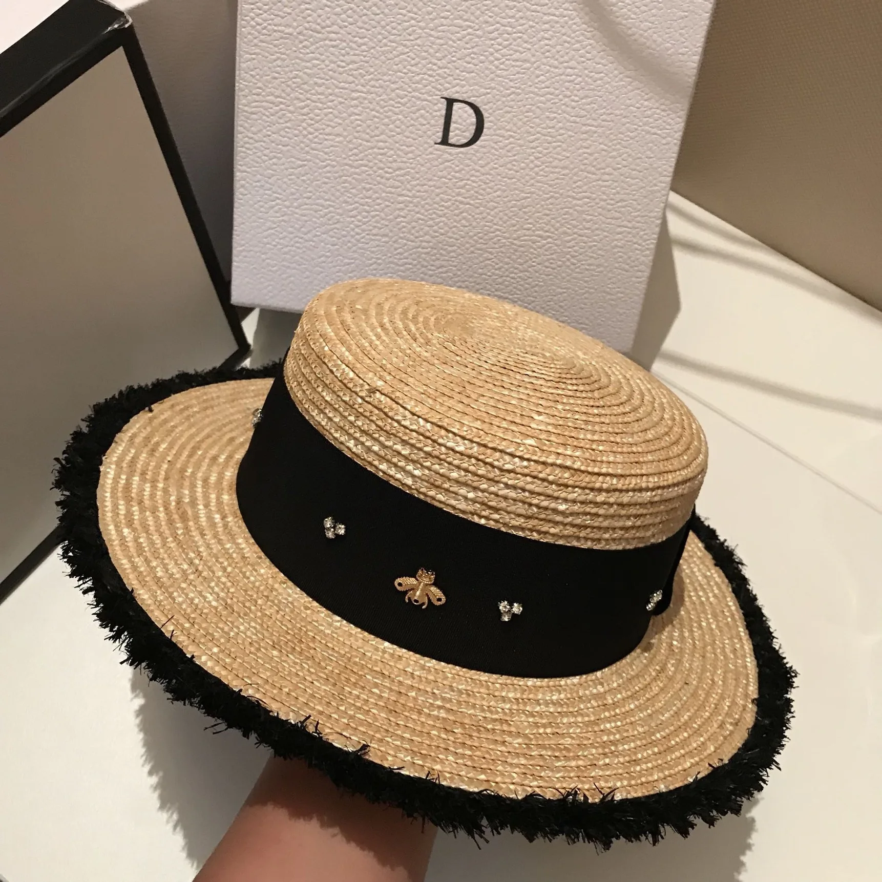 Natural grass wheat straw woven flat top hat summer outdoor shade sunscreen rhinestone women\'s straw hat travel fashion sun hat