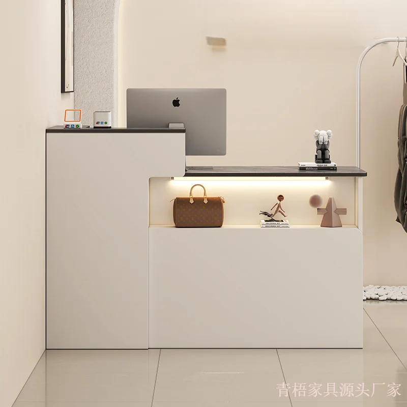 Bar checkout page Front desk Clothing store Women's clothing store Small counter table Simple modern beauty salon table
