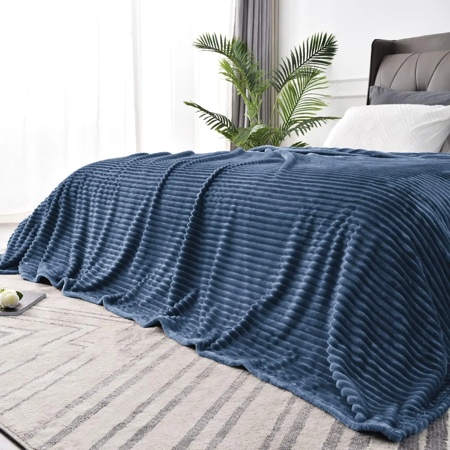 

Fleece Throw Blanket For Couch – 3D Ribbed Jacquard Soft And Warm Decorative Fuzzy Blanket – Cozy, Fluffy, Plush Lightweight
