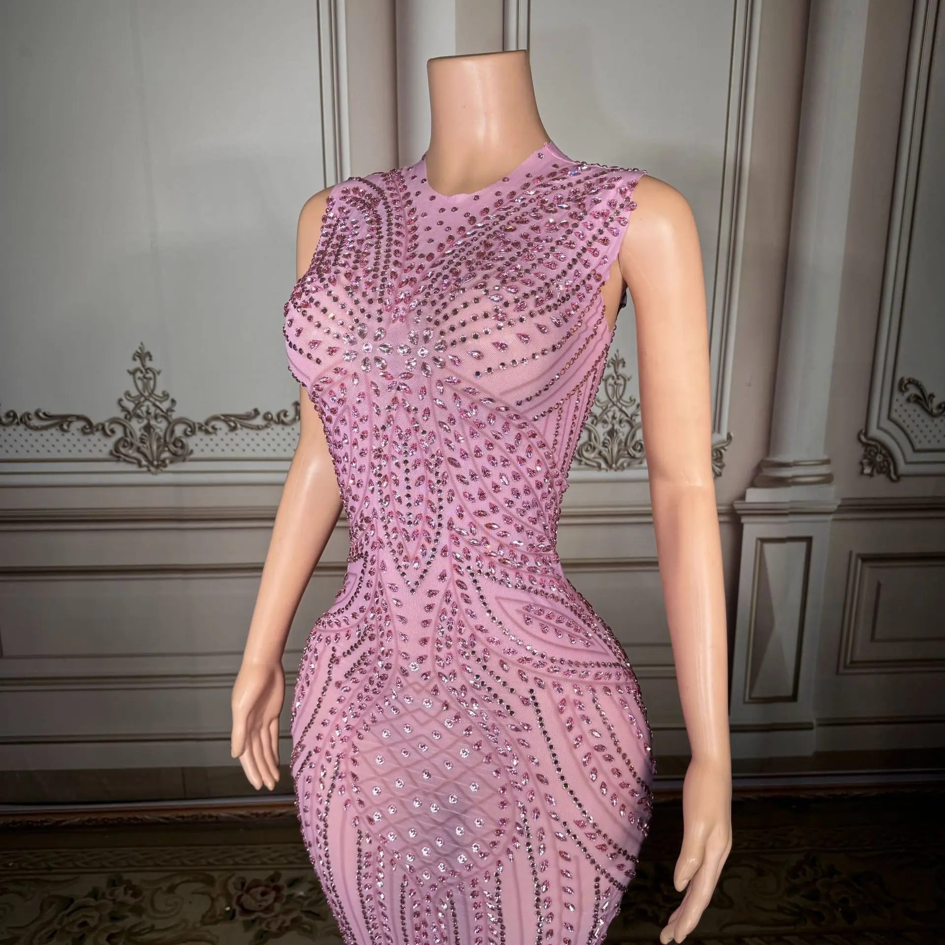 

Новое розовое блестящее платье с бриллиантовой отделкой, с открытой спиной, облегающее фигуру, с пышной юбкой, для женщин, для официальных мероприятий, банкетов, выступлений на сцене, вечеринок.