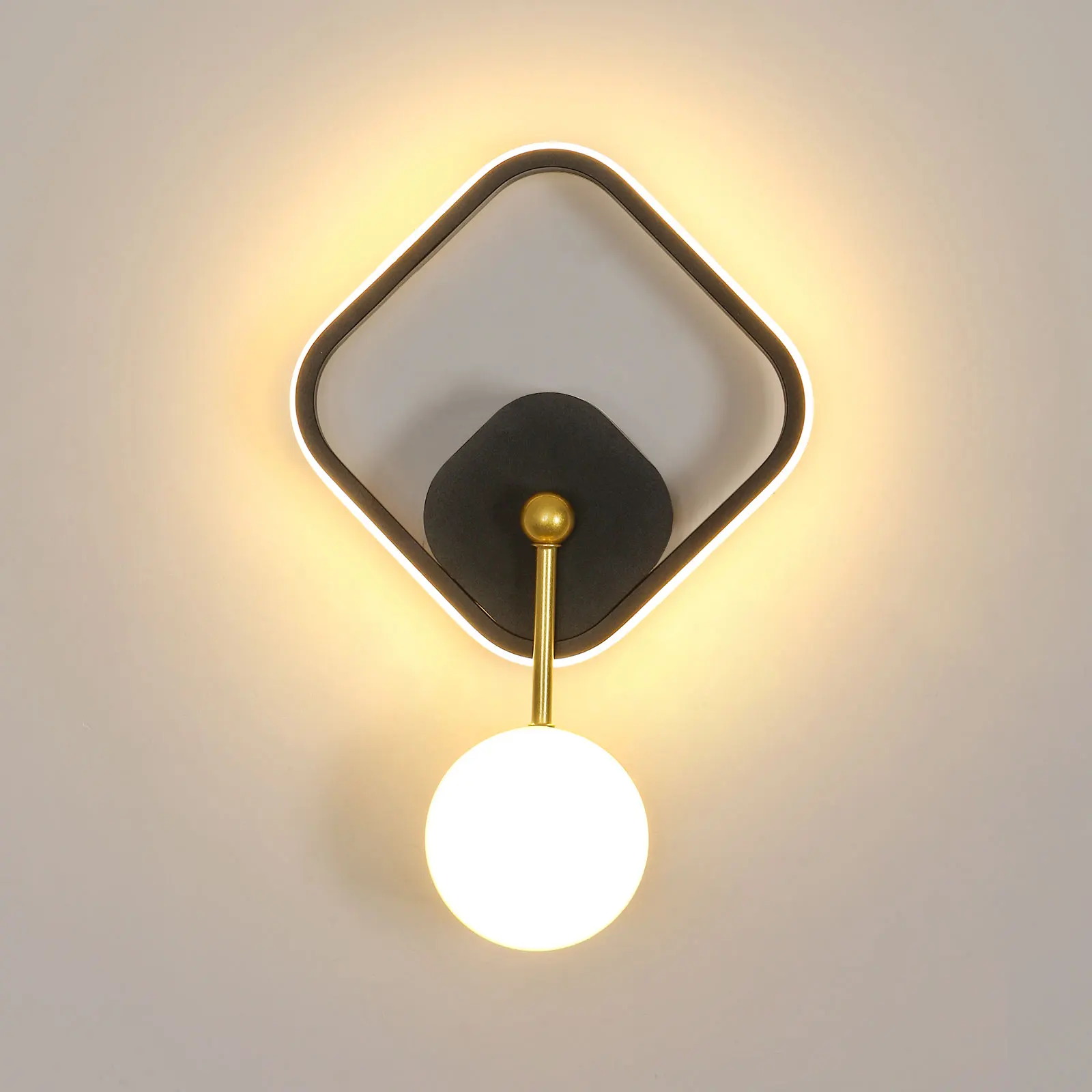 Lampada da parete minimalista da 21 W, lampada da parete di lusso a luce dorata, lampada da parete moderna a luce calda 3000 K per soggiorno, camera da letto e balcone