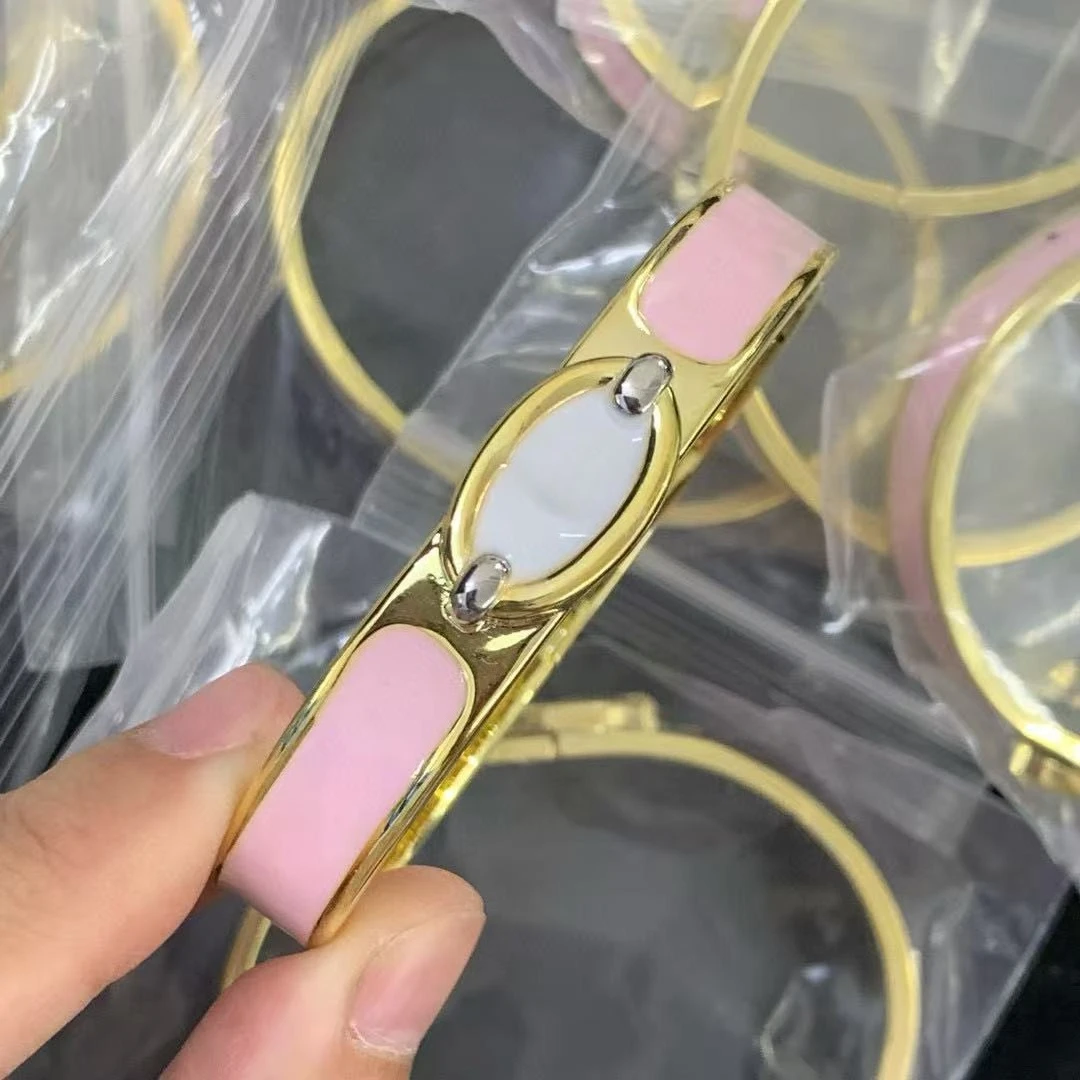 

2025 Fashion Classic Bracelet - Vintage Style Versatile Jewelry for Women - Perfect Gift for Her