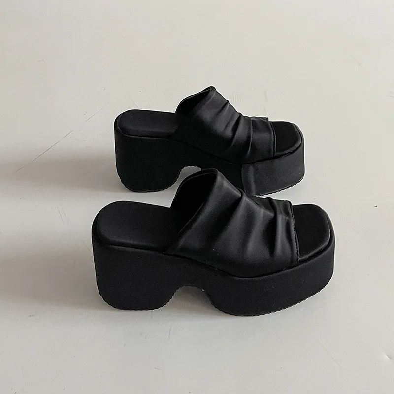 2026 Neue Leopardenmuster-Keilsandalen für Damen – Sommerliche Outdoor-Strandsandalen mit dicker Sohle, modische, sexy High-Heel-Pantoletten
