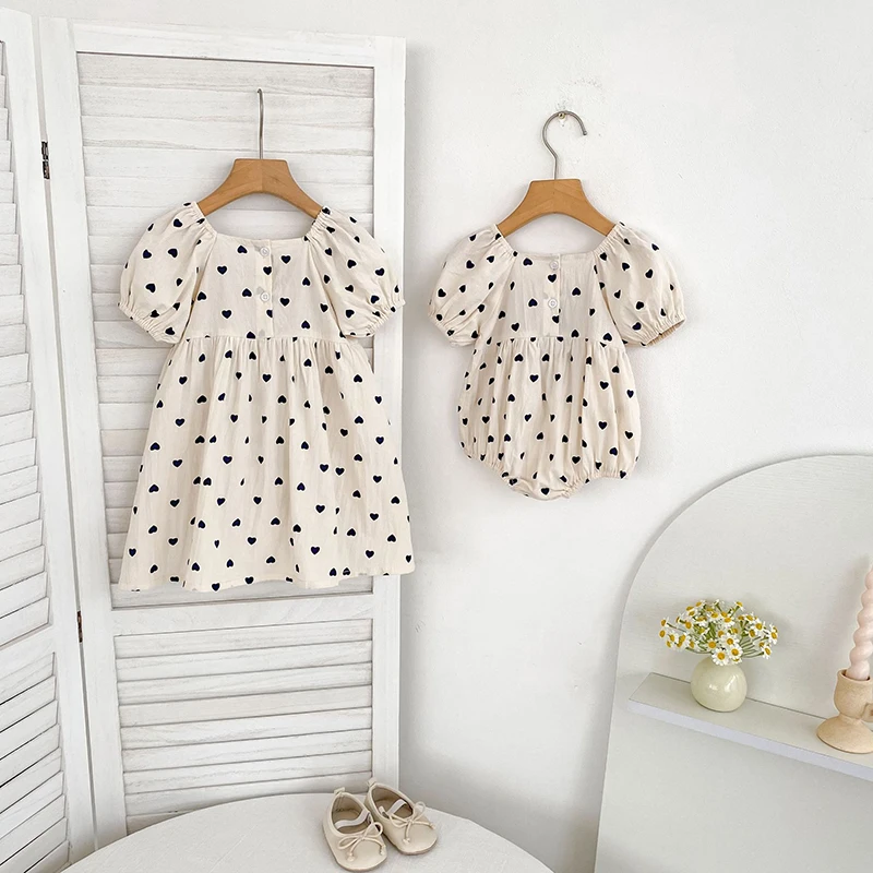 2026 Neues Frühlings-Schwesterkleid 2-6 Jahre Mädchen Partykleid Baumwolle Kinder Herzförmiges Kleid 0-24 Monate Baby Mädchen Kurzarm Bedruckter Strampler – Detail 7