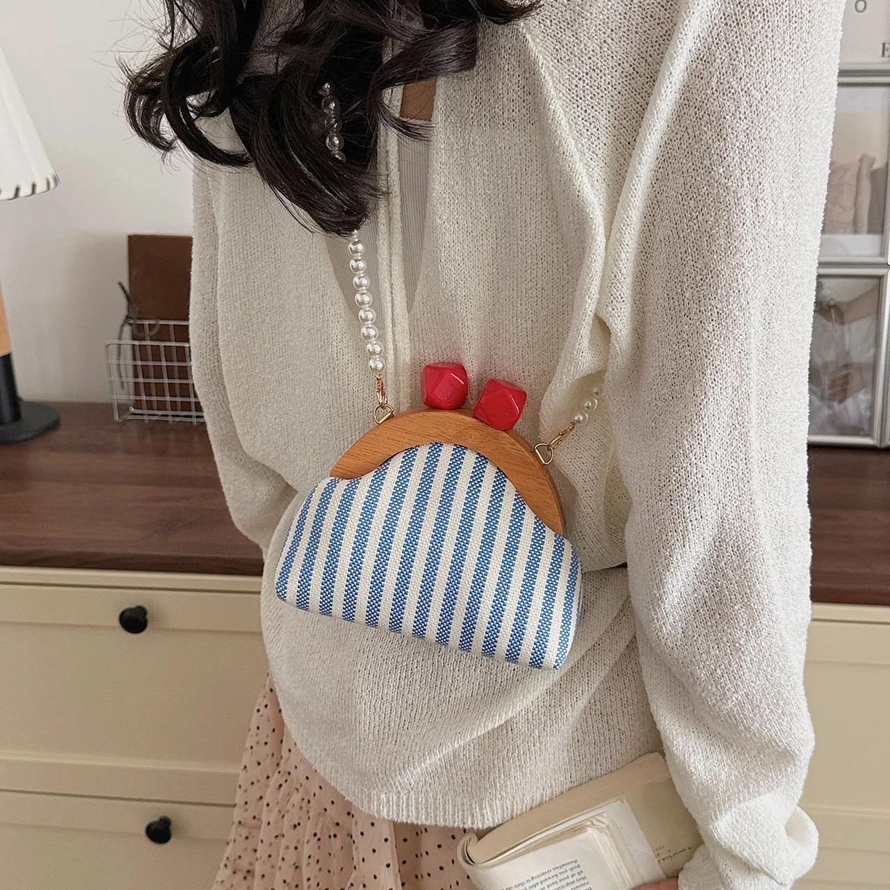 French Fairy Tale Romantic Lolita Girls Bag Dopamine Cute Striped Canvas Colorful Wooden Retro Sweet Pearl Shell Shoulder Bag