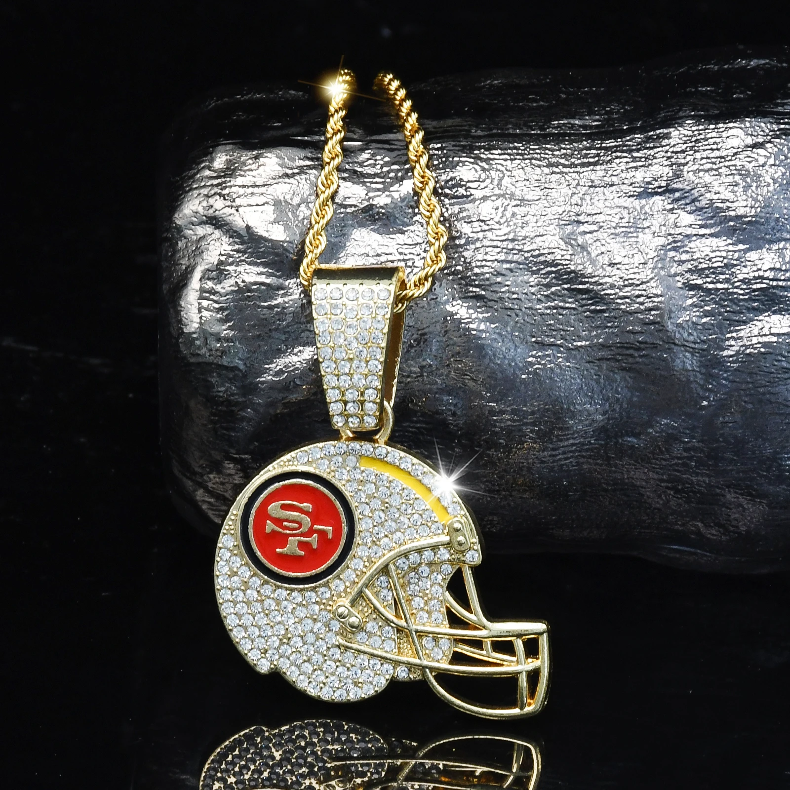 1pc Full Rhinestone Helmet SF Logo Sport Pendant Necklace Stainless Steel Chain New Jewelry Hot Popular in Men