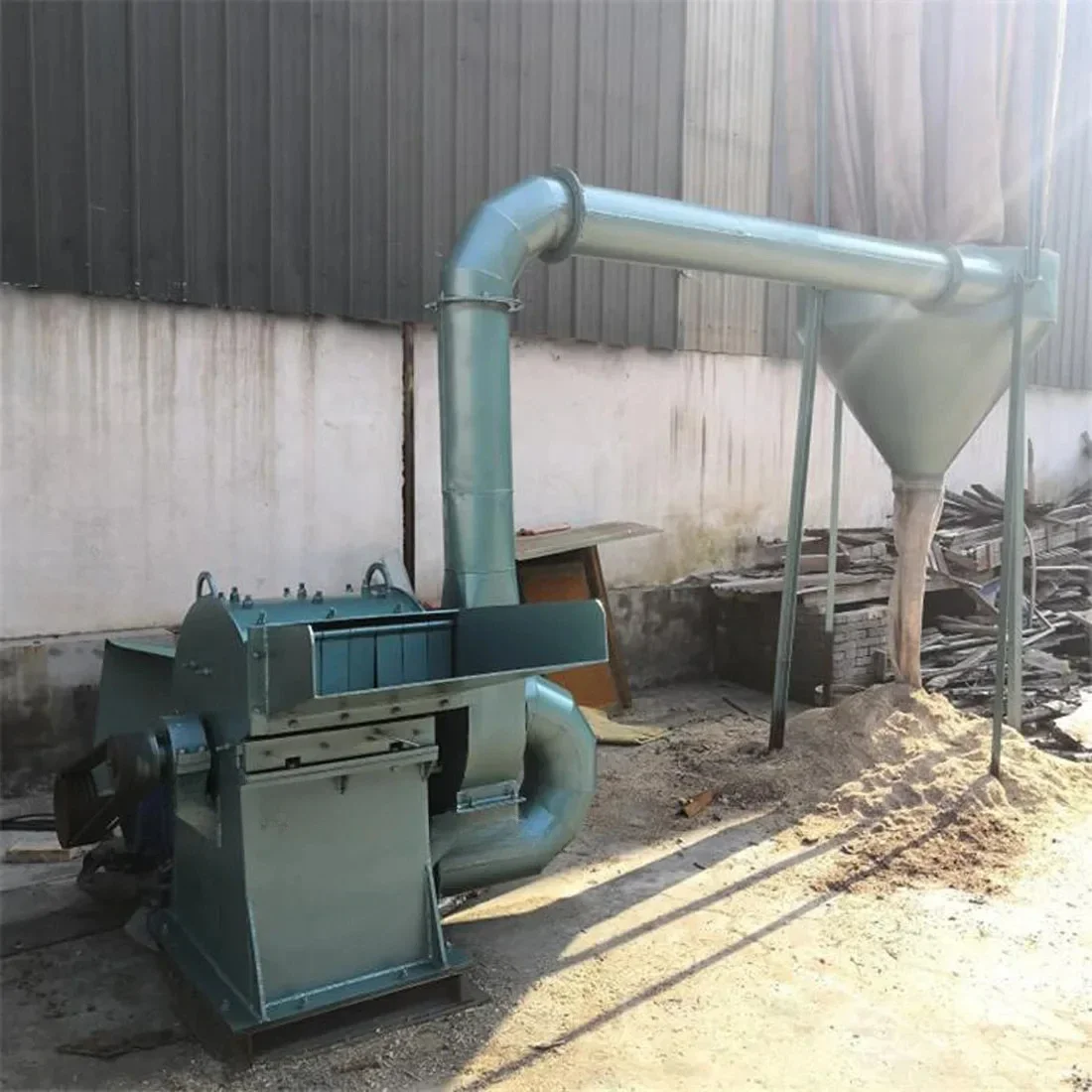 400 Type With 18.5kw Motor Wood Shredder Automatic Branch Wood Sawdust Machine Multi-functional Waste Wood Processing Equipment