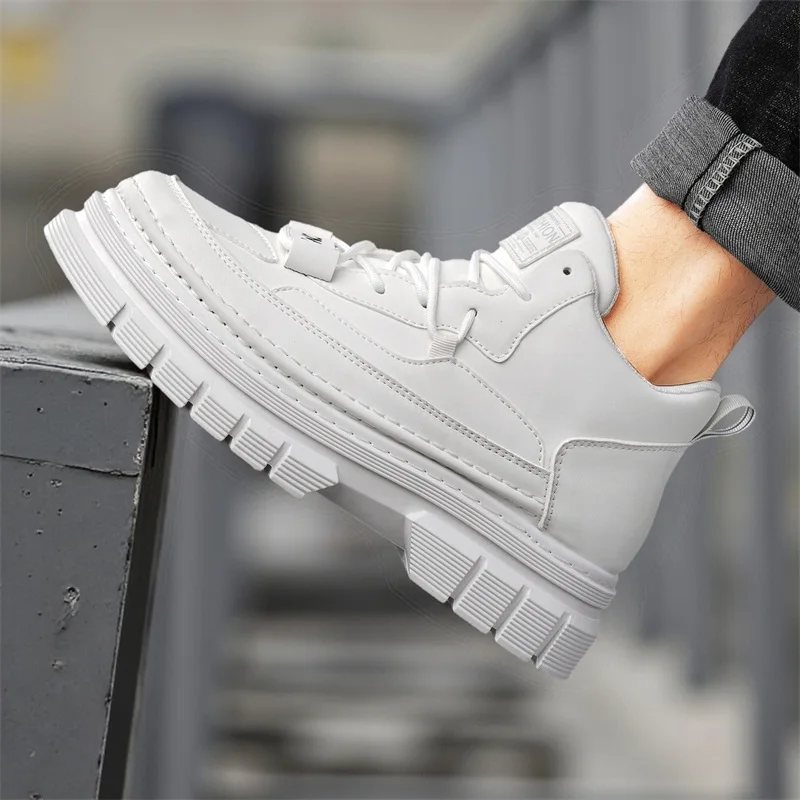 Stivali da uomo quattro stagioni alti Joker stivali casual con suola spessa suola morbida antiscivolo comfort stivali da esterno moda stivali da lavoro per giovani