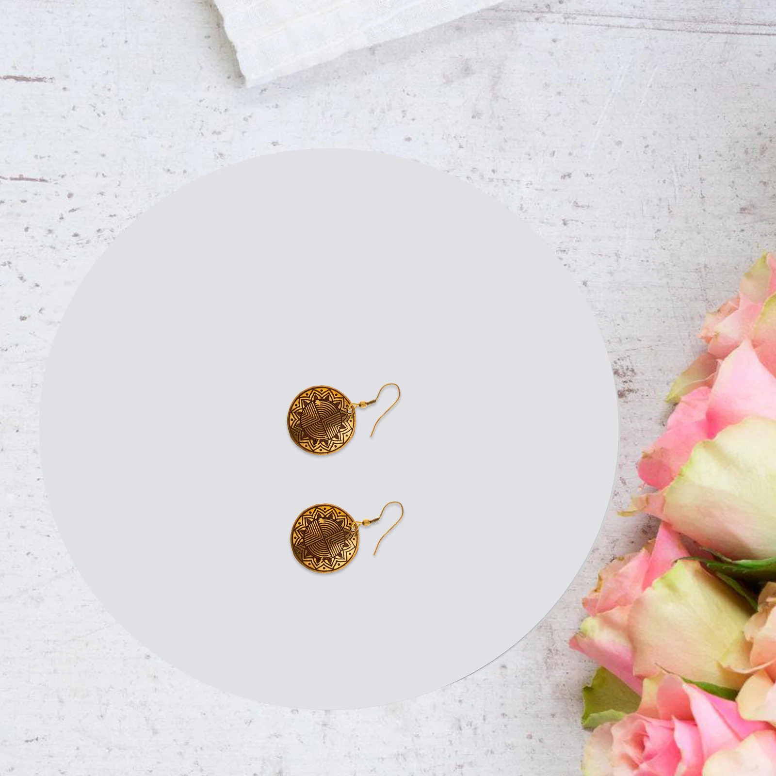 

Reflective Acrylic Mirror Board Round Surface Photo Prop Jewelry Electronics Photography Background Display Tray