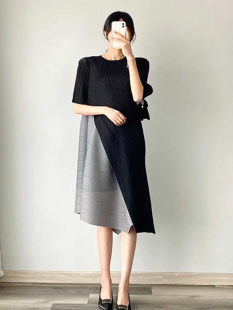 Miyake Plissiertes Kleid mit Farbblock-Design, Sommer 2025, Neues Modell mit Farbkollisions-Effekt, Locker Geschnittener A-Linien-Rock in Übergröße – Detail 14