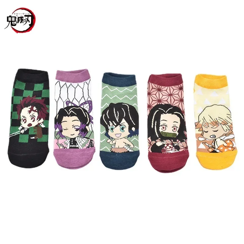 Demon Slayer Cartoon Anime Cotton Socks Kimetsu No Yaiba Zenitsu Nezuko Tanjirou Inosuke Shinobu Cute Boat Socks regali di compleanno