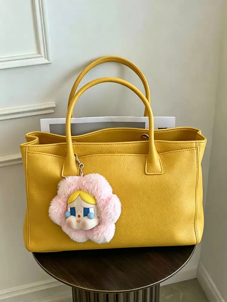 

Yellow Large Capacity Tote Bag Women's 2026 New Commuter Shoulder Handbag Stylish Elegant Business Bag for Summer