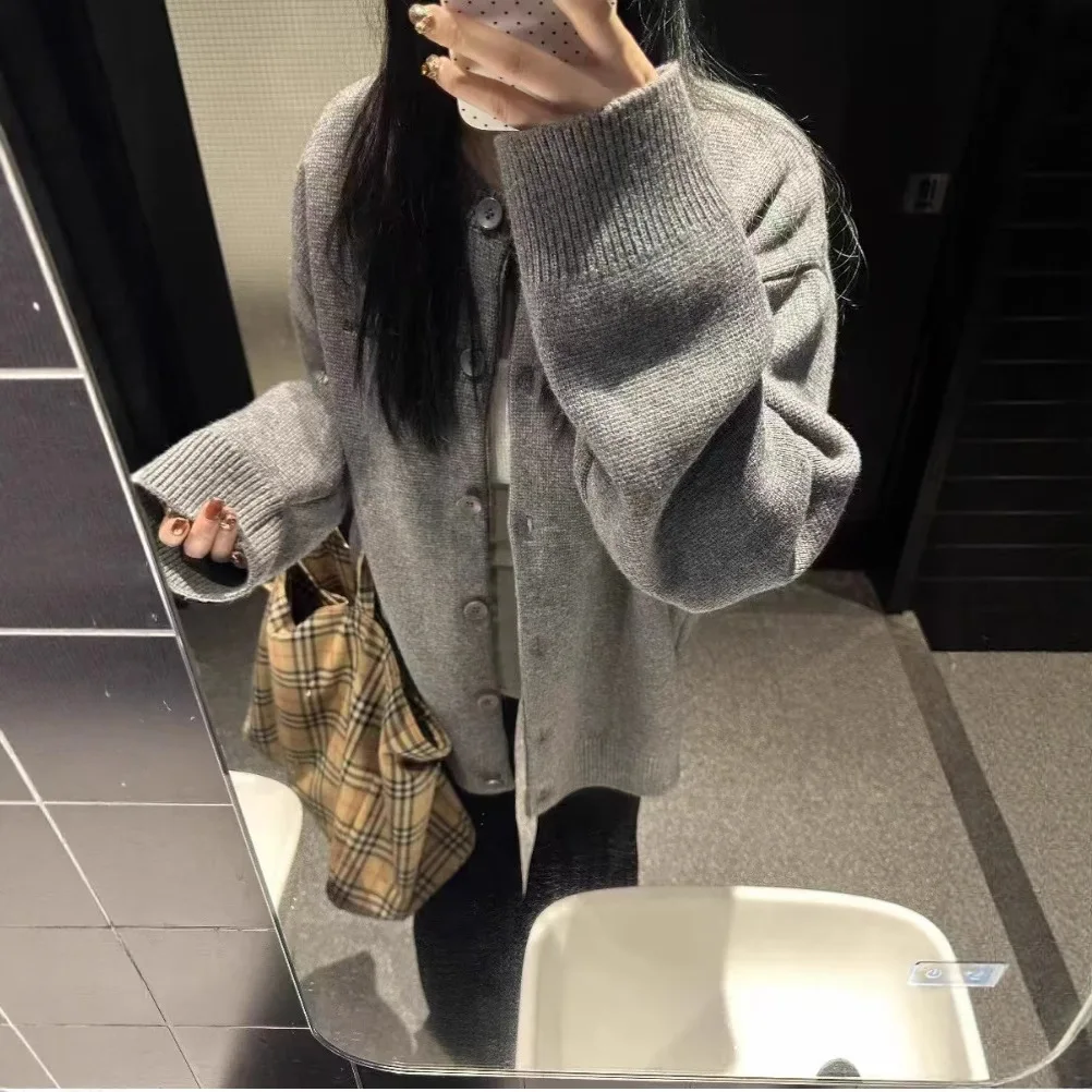 

2025 Gray High-end Knitted Cardigan Women's Early Autumn Loose and Lazy Style Versatile Sweater Jacket Top