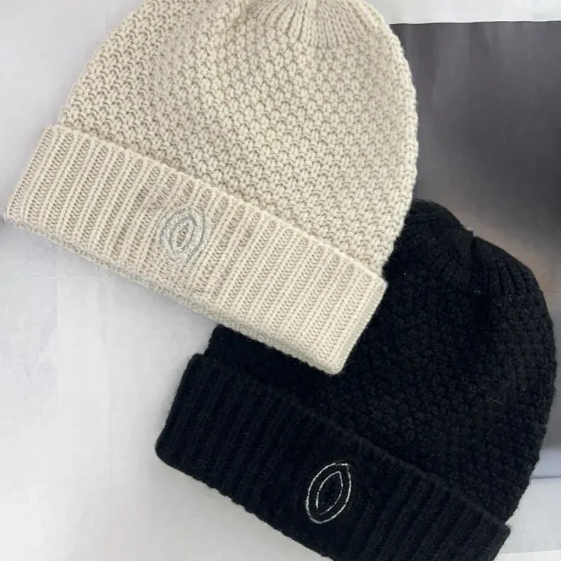 

Luxury Hat 2024 New Style Cashmere Knitted Beanie Fashionable Knitted Designer Hats Embroidered Knitted Hat Warm Woolen Hat