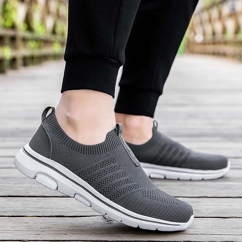 Summer Breathable Men's Walking Shoes 2025 Outdoor Walking Lightweight Anti Slip Men Sports Shoes Slip in Flat Vulcanized Shoes