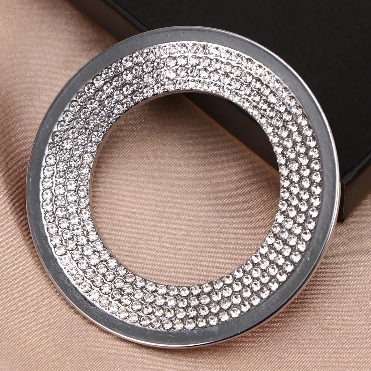 

1Pcs Steering Wheel Sticker Durable Lightweight Silver Crystal Decor Decal Car Styling Accessories Steering Wheel Cover