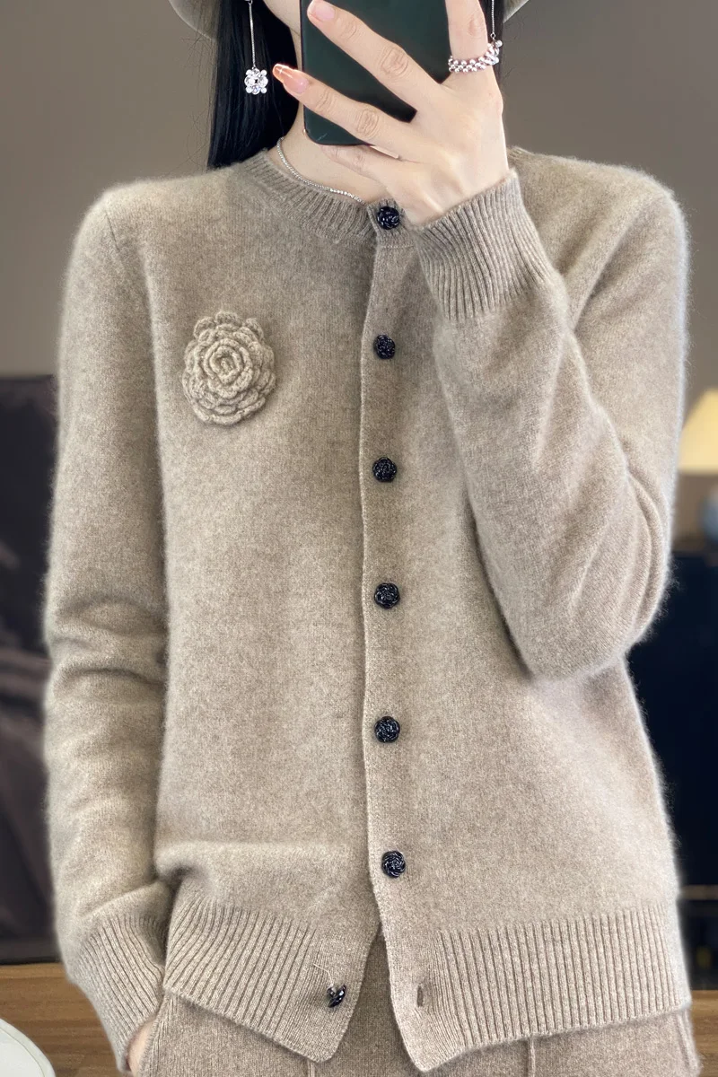 2024 autumn and winter new peony 100% merino wool cardigan women\'s round neck solid color Chinese style coat top