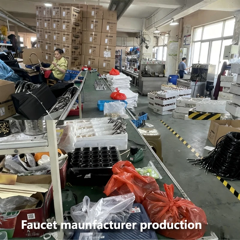 2025 Synchro Sistema doccia extra large da 47 cm con rubinetto per pianoforte termostatico Display digitale Pettine antipioggia Modello spray morbido