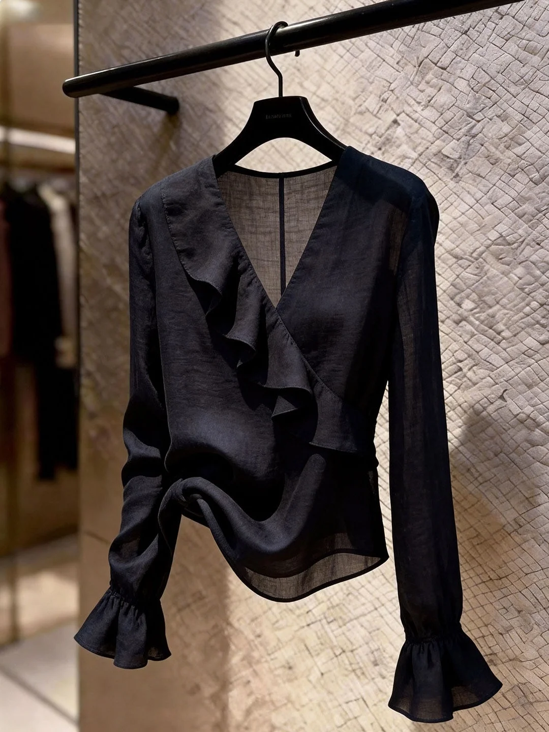

Elegant V-neck Blouse Fashionable Commute Style Women's Top Luxury Sensation Summer New Arrival Casual Wind Long Sleeve