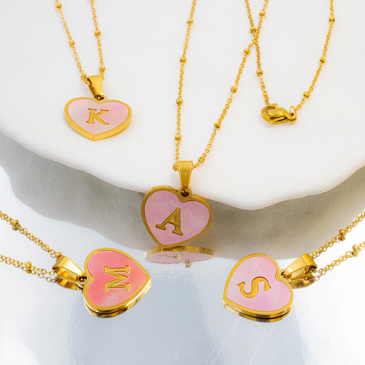 New Round Stainless Steel Gold Plated Pink Shell 26 Letter Alphabet Pendant Link Chain Necklace Jewelry for Women Party Gift