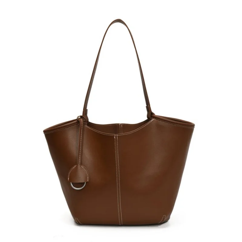 

Stylish Minimalist Simple Clutch Bag With Trendy Letter Logo And Leather For Women Casual Commuter Leisure