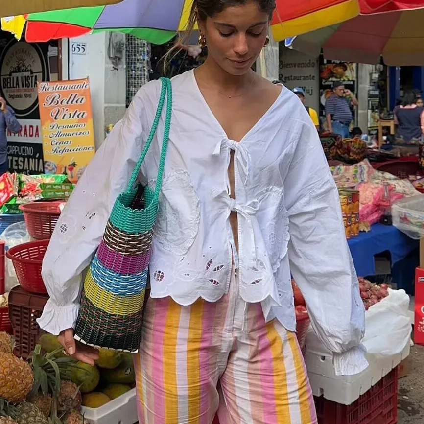 

Женский топ с баской и буффами, с длинным рукавом