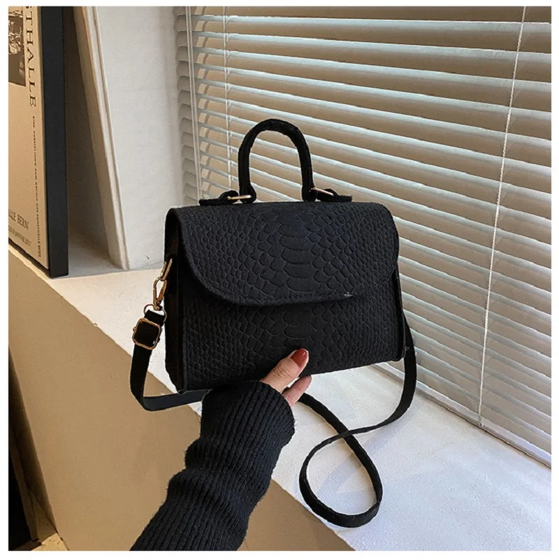 Spring Popular Felt Bag Crocodile Embossed Women\'s Shoulder Bag Women\'s Underarm Bag Design High Quality Armrest Handbag Handbag