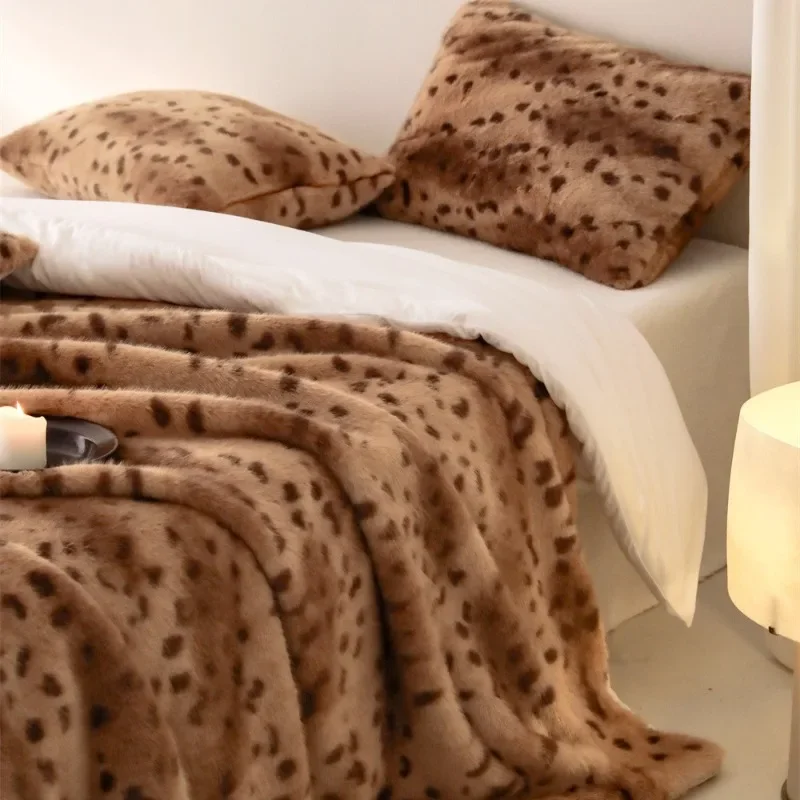 Light luxury high-end new fox fur environmentally friendly fur sofa blanket thickened in winter