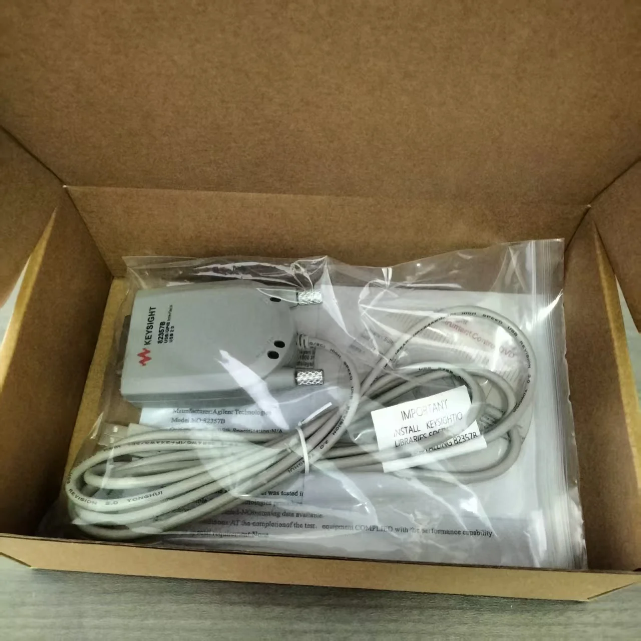 100% نوفو أصلي 82357B USB-GPIB واجهة USB/GPIB USB 2.0 هوت فيتيس سان بوينيت