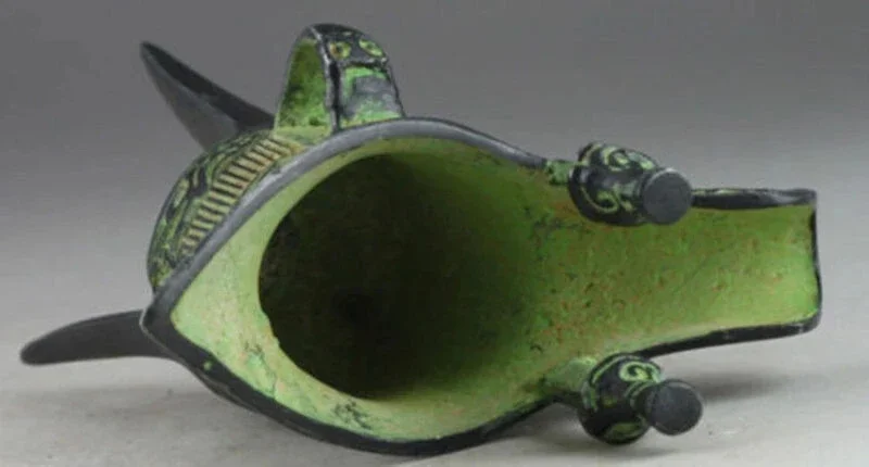 

Винная чаша из старинной китайской бронзы с ручной гравировкой в восточном стиле