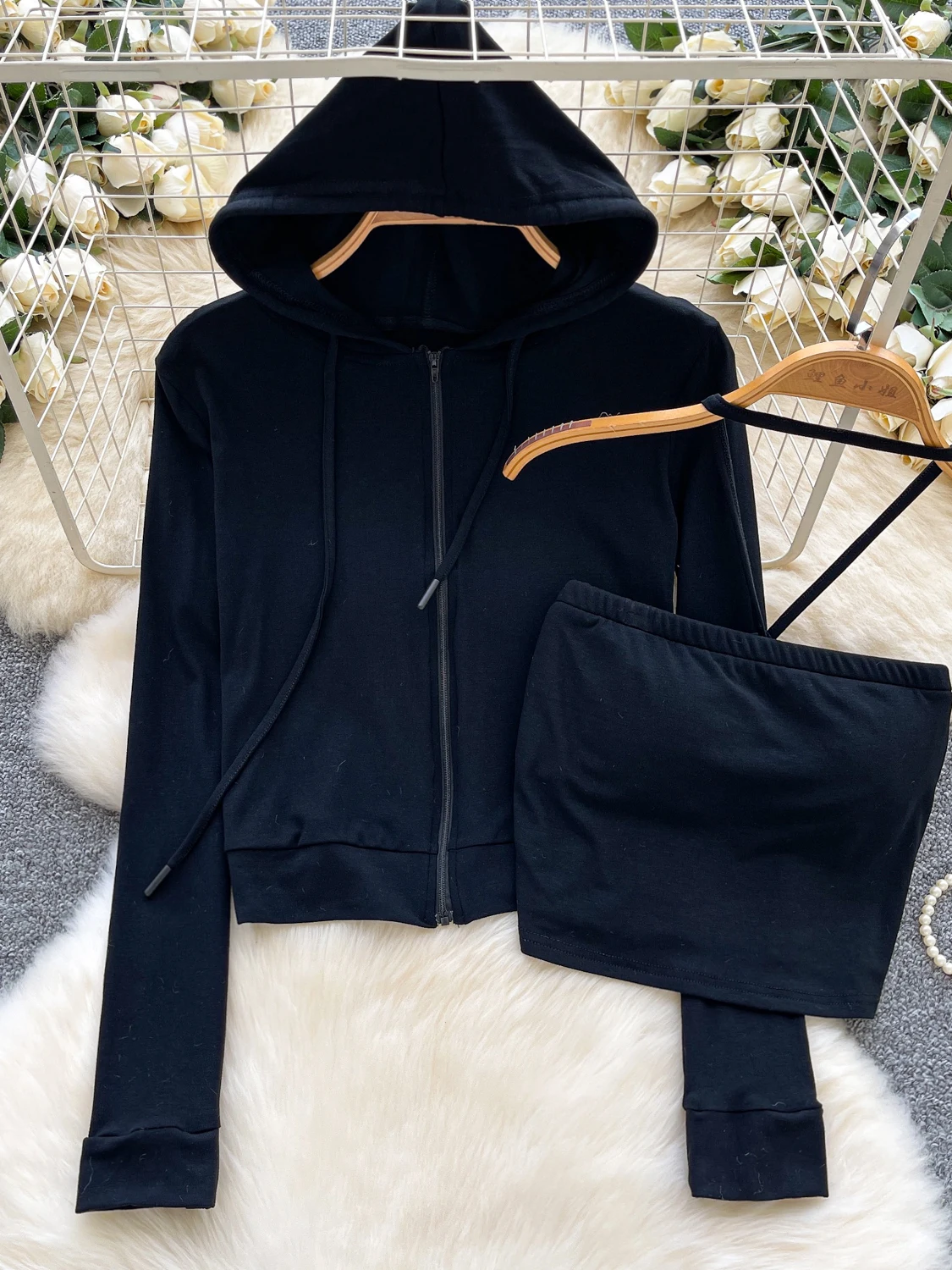 

Women's Casual Autumn Faion Two-Piece Set Strapl Crop Top with Long Sve Hoodie Inner Wear Ele Sensual