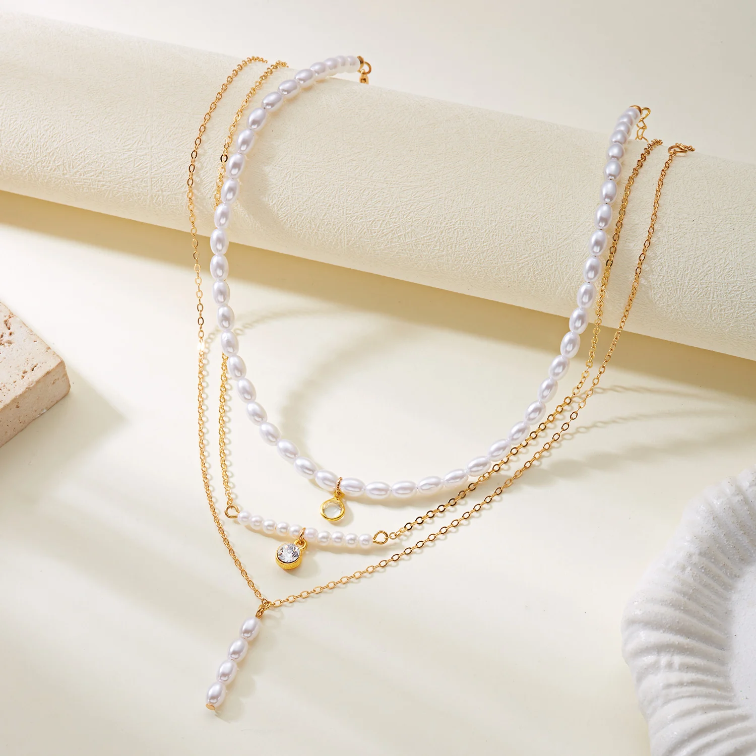 Moderne barocke Imitationsperlen-Halskette für Frauen, glitzernde Herz-Gold-Farben-Kette, geschichtete Halskette, Party-Schmuck-Accessoires – Detail 4