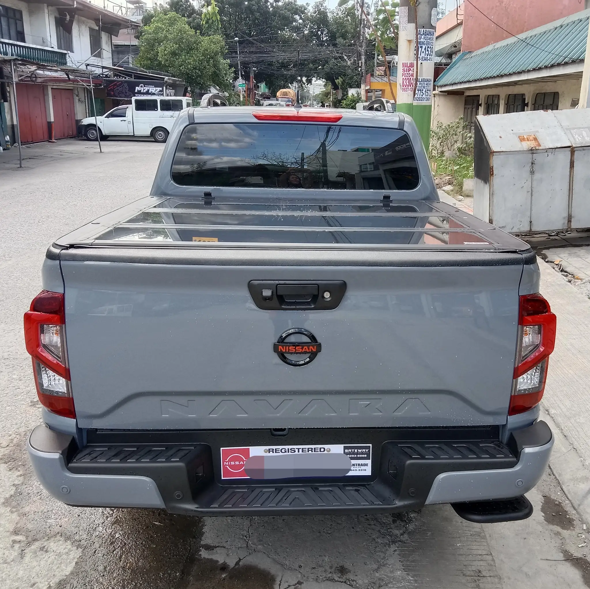 

the best pickup tri-fold cover for Nissan Navara NP300 Frontier aluminum trunk top hard lid truck bed protective accessories