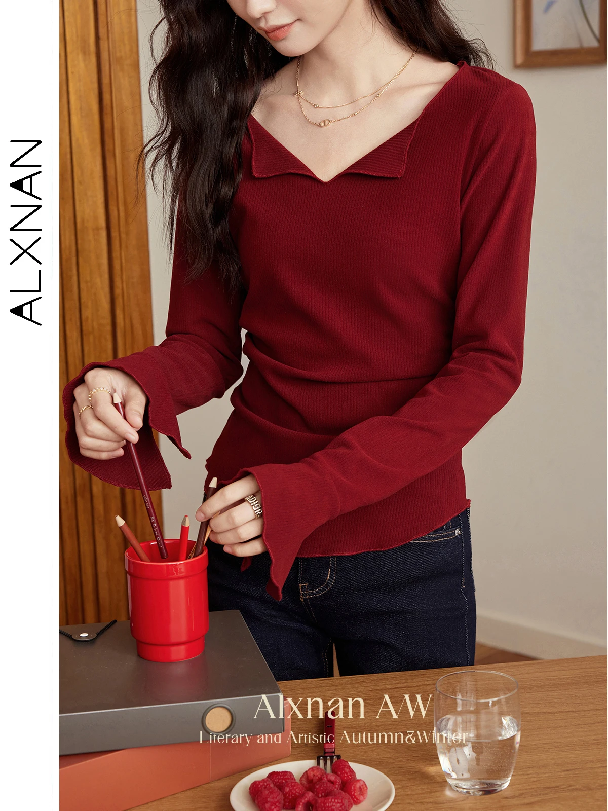 ALXNAN Women\'s Vintage Red T-shirt Trendy Chic V-neck Flared Long Sleeve 2024 Autumn Winter Female Slimming Casual Tops L50705