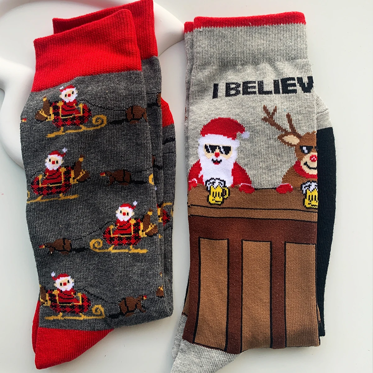 CHAOZHU 2 Pairs Cartoon Santa Claus And Elk Drinking Beer Holiday Christmas Day Cute Fashion Crew Socks Unisex