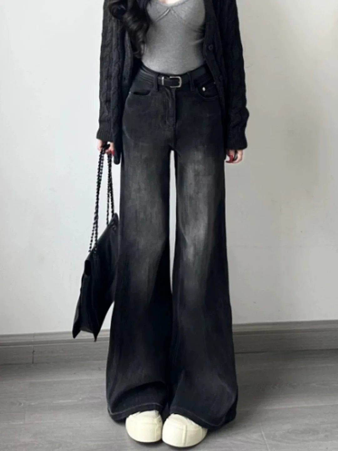 Jeans da donna Y2K a gamba larga Pantaloni neri a vita alta Pantaloni larghi retrò drappeggiati sul pavimento Autunno Inverno Casual