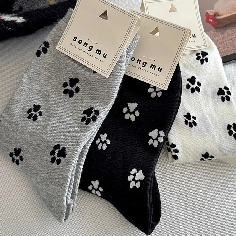 

Women's Fashion Design Dog Paw Print Socks Black White Harajuku Autumn Soft Cotton Sock Kawaii Personality Hosiery Girls Gift