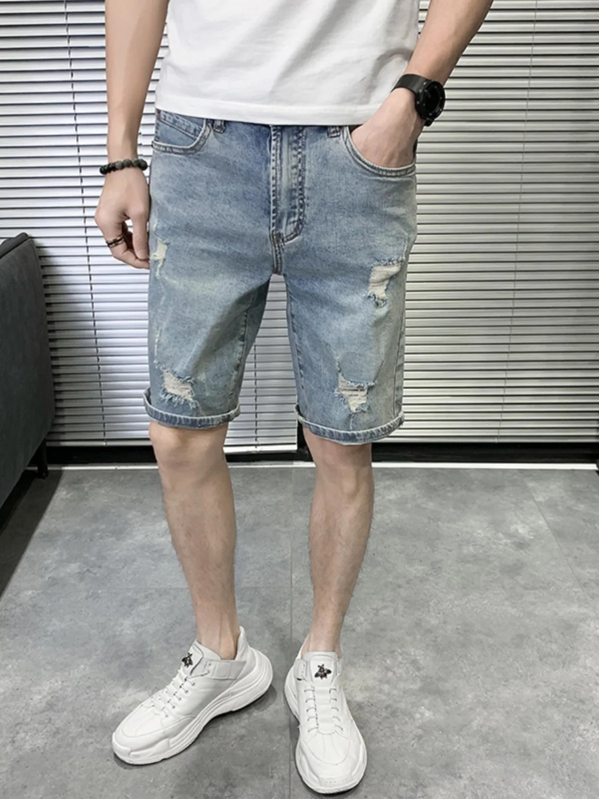 

Рваные джинсовые лыжи, мужские летние новые модные американские ретро молодежные повседневные брюки пять четвертей со средней талией, свободные прямые джинсы