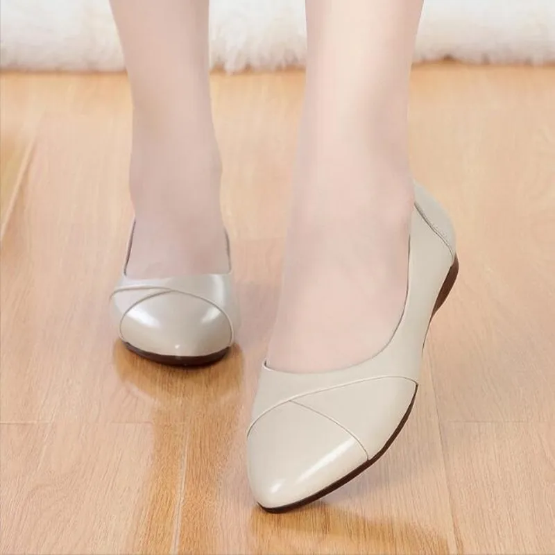 AIYUQI 2024 Autumn New women Flat shoes Genuine Leather Comfortable bottom Big Size 41 42 43 Casual Loafers  Mother Shoes