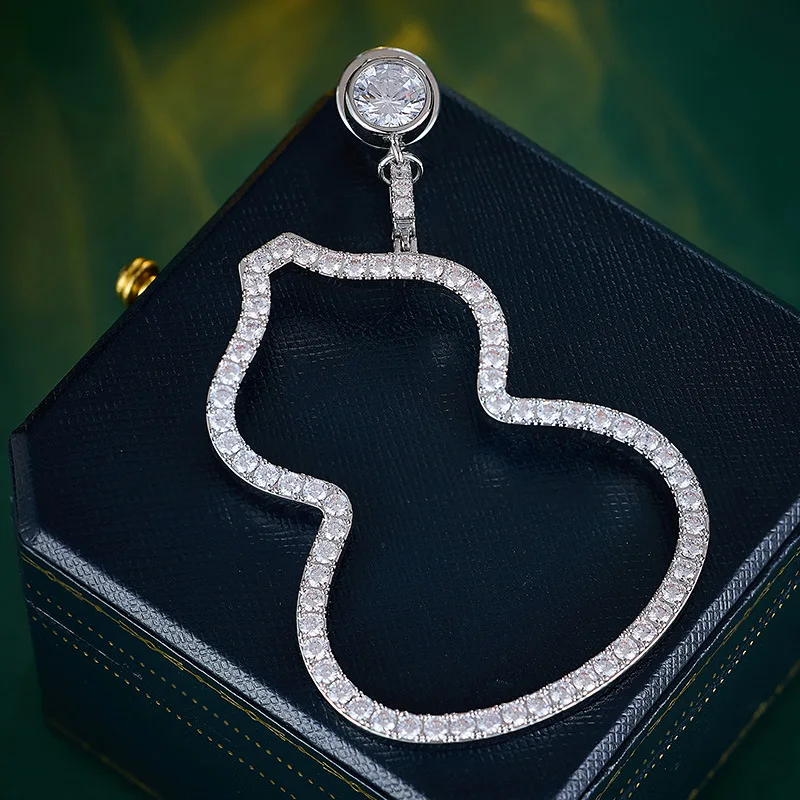 

Flower Style Smart High-end Zircon Anti-exposure Gourd Brooch Unisex Elegant Suit Accessory Wholesale