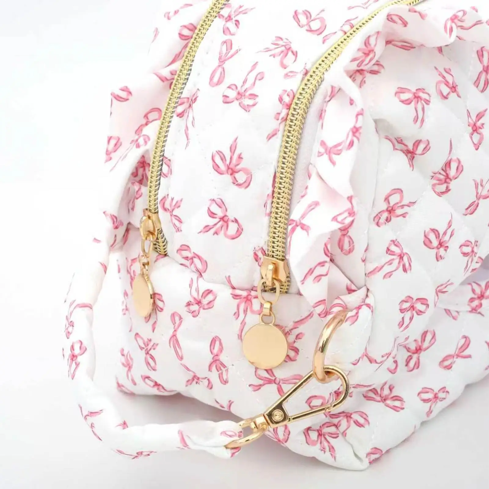 Diaper Wipe Pouch Quilted Portable Floral Fabric Dispenser Bag Diaper Wipe Holder For Travel Stroller Car Nursery Outdoor Pool